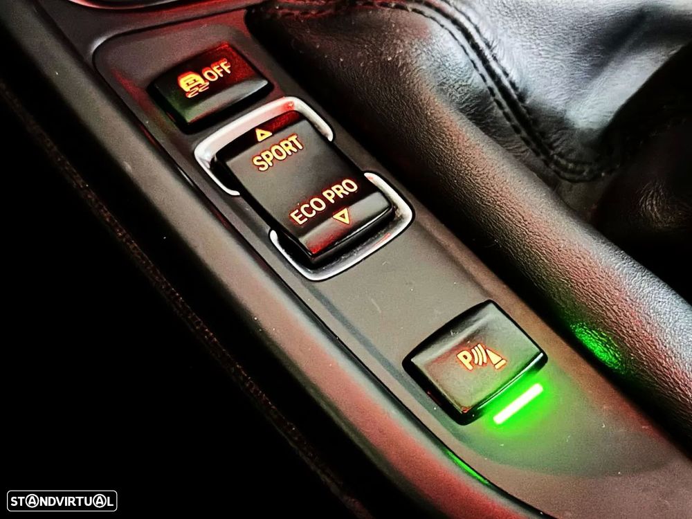 BMW 318 d Pack M - 28