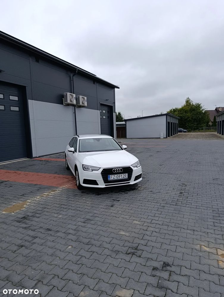 Audi A4 Avant 2.0 TDI S tronic - 12