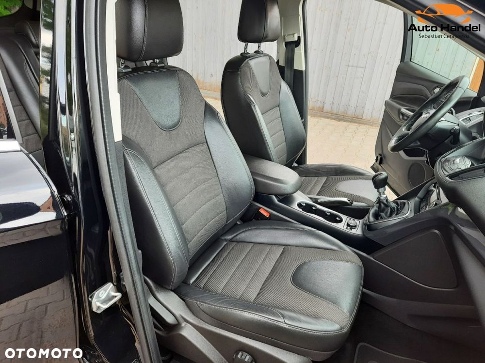 Ford Kuga 1.5 EcoBoost 2x4 Titanium - 32