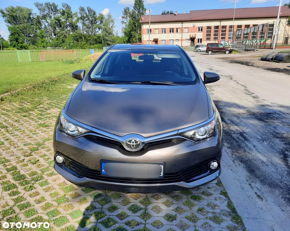 Toyota Auris 1.6 Premium - 11
