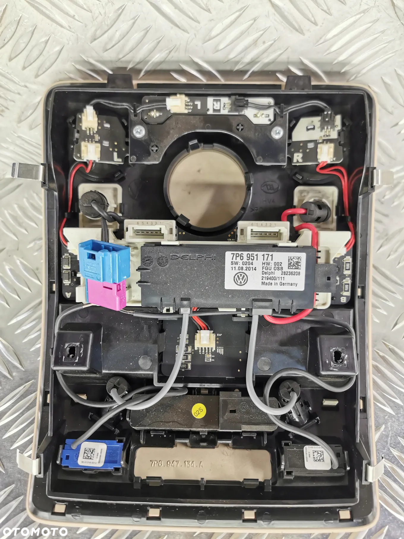 VW TOUAREG II 7P 15-18R PRZEŁĄCZNIKI PODSUFITKI OŚWIETLENIA LAMPKA KABINY BEZOWA KREMOWA 7P6947134 A - 2