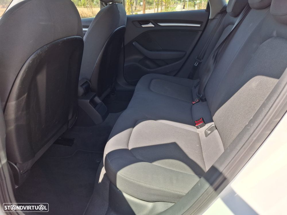 Audi A3 Sportback 1.6 TDI Design - 12