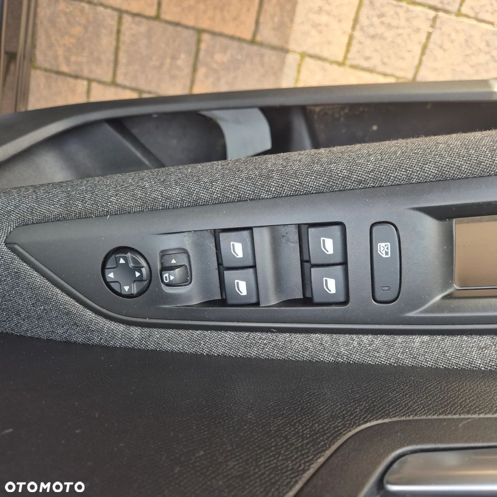 Peugeot 3008 1.2 PureTech Active - 14