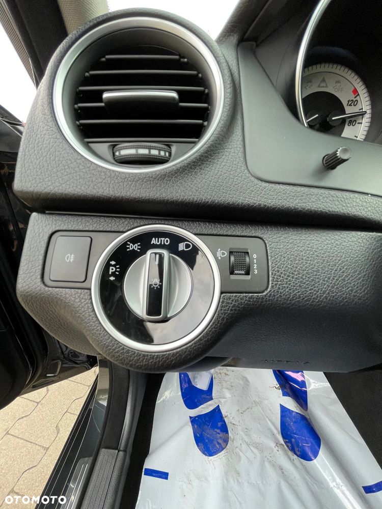 Mercedes-Benz Klasa C 180 (BlueEFFICIENCY) Avantgarde - 19