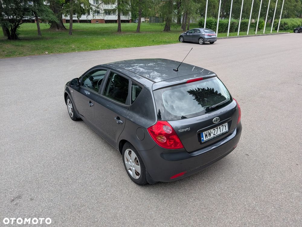 Kia Ceed 1.4 Comfort + - 7