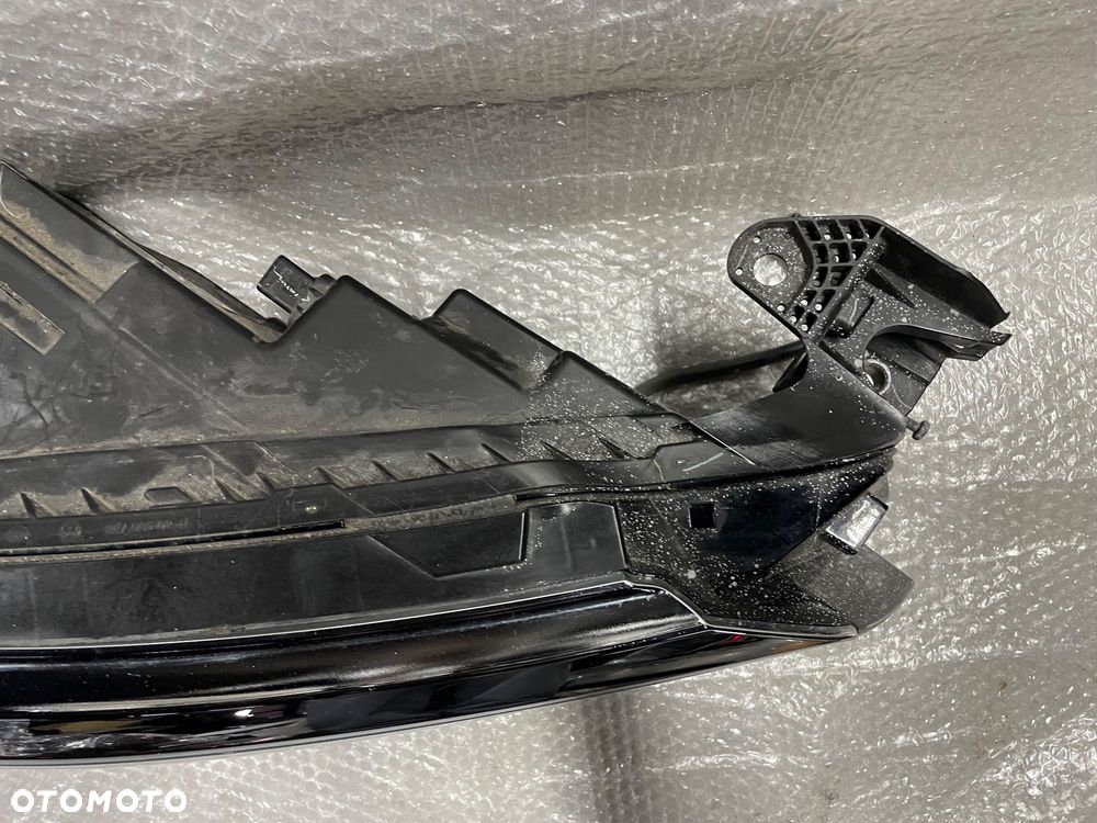 LAMPA PRAWA FULL LED PASSAT USA 561941082 - 11