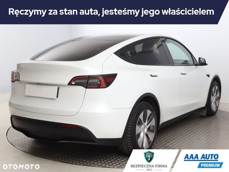 Tesla Model Y - 7