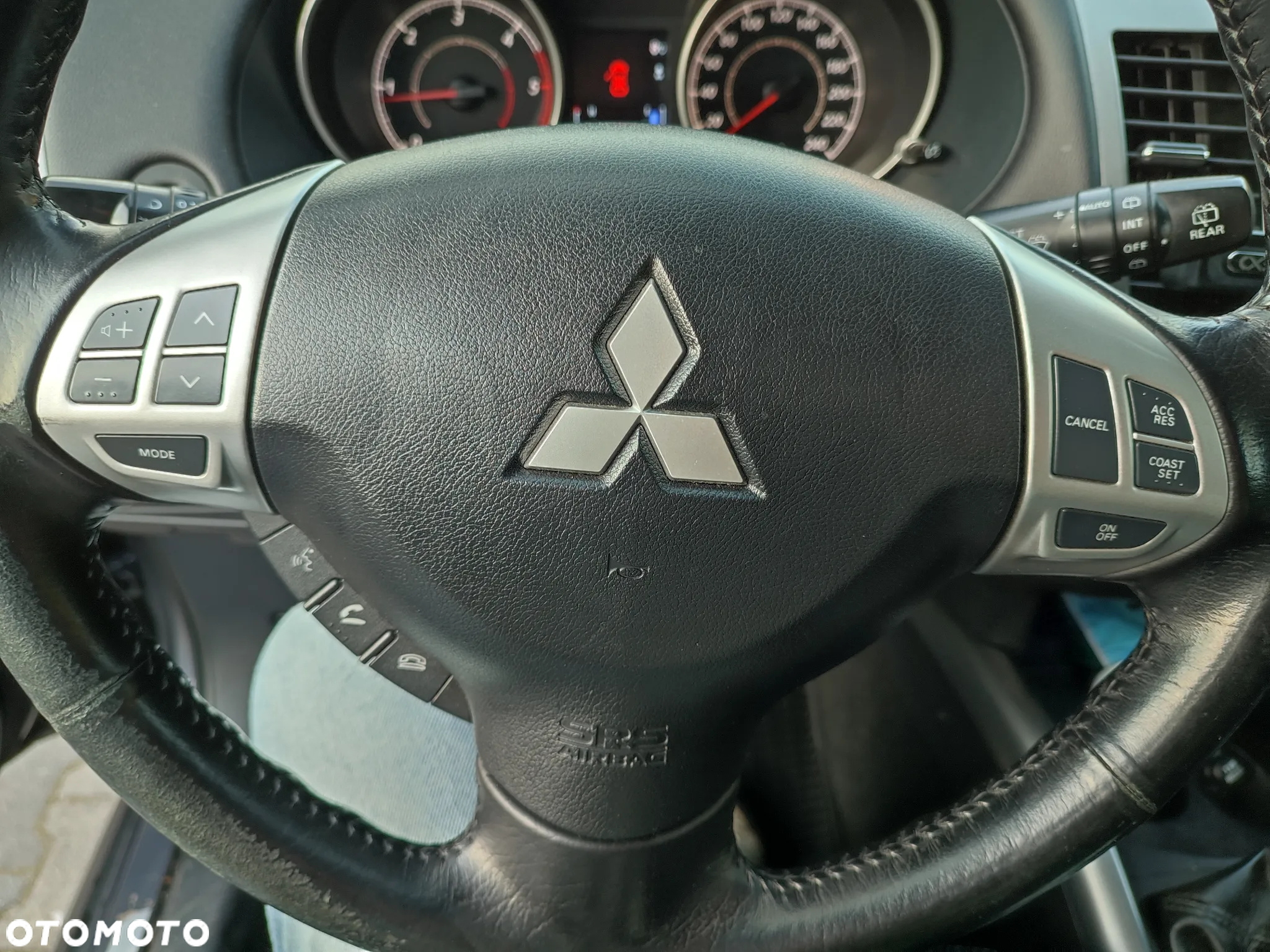 Mitsubishi Outlander 2.0 DID Invite SE - 14