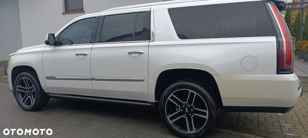 Cadillac Escalade - 9