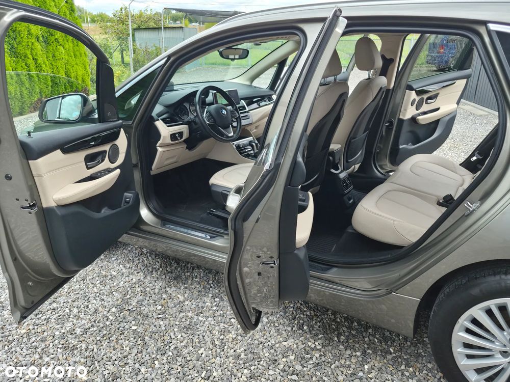 BMW Seria 2 218d Sport-Aut Luxury Line - 11