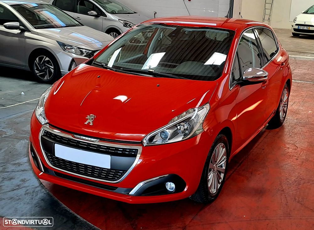 Peugeot 208 1.2 PureTech Allure - 8