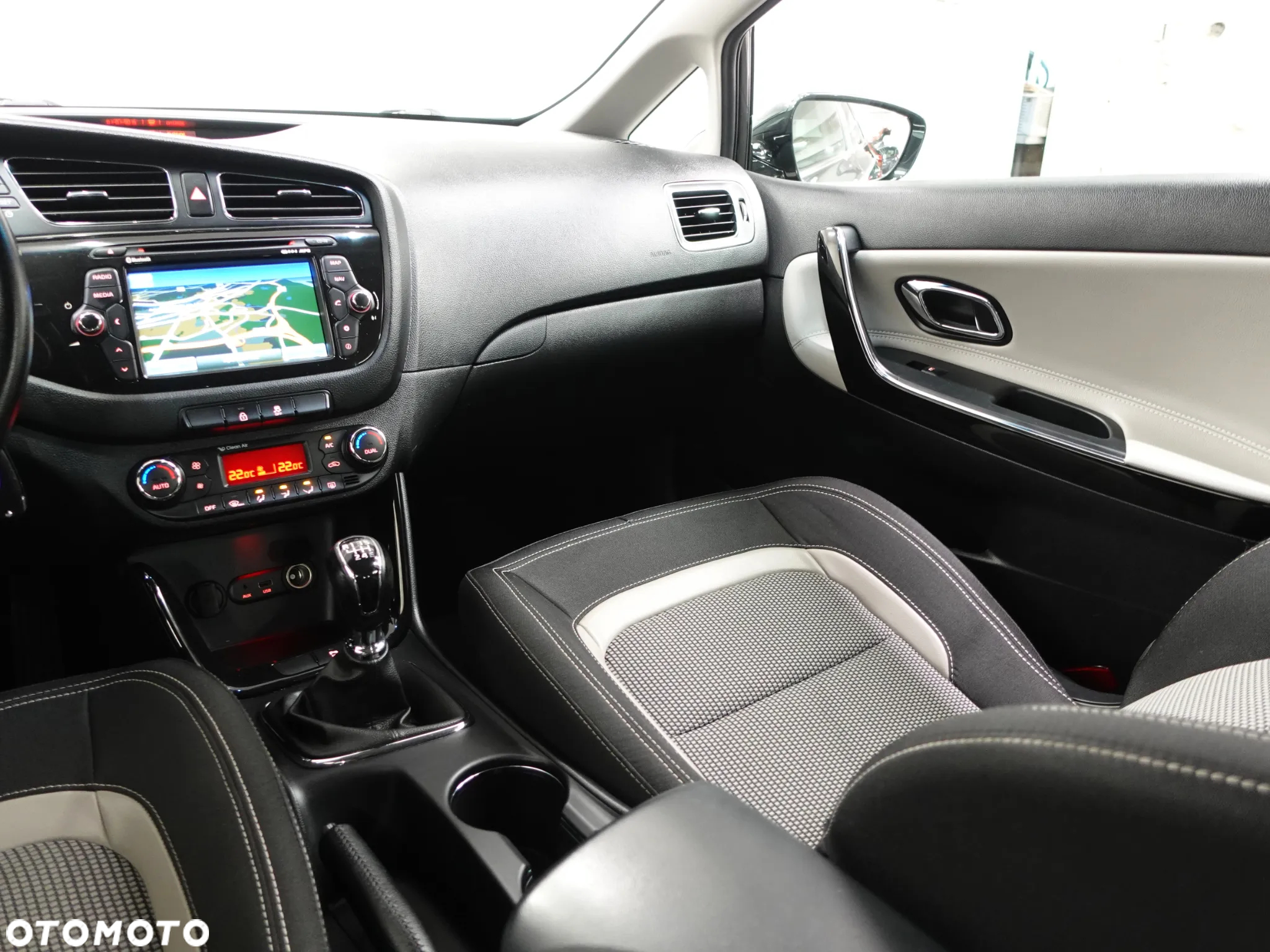 Kia Ceed 1.6 GDI ISG SW Spirit - 38
