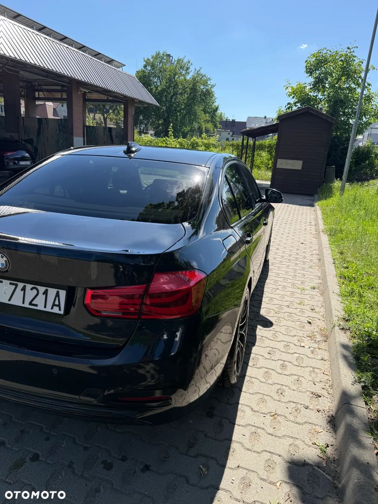BMW Seria 3 320d Efficient Dynamics - 22