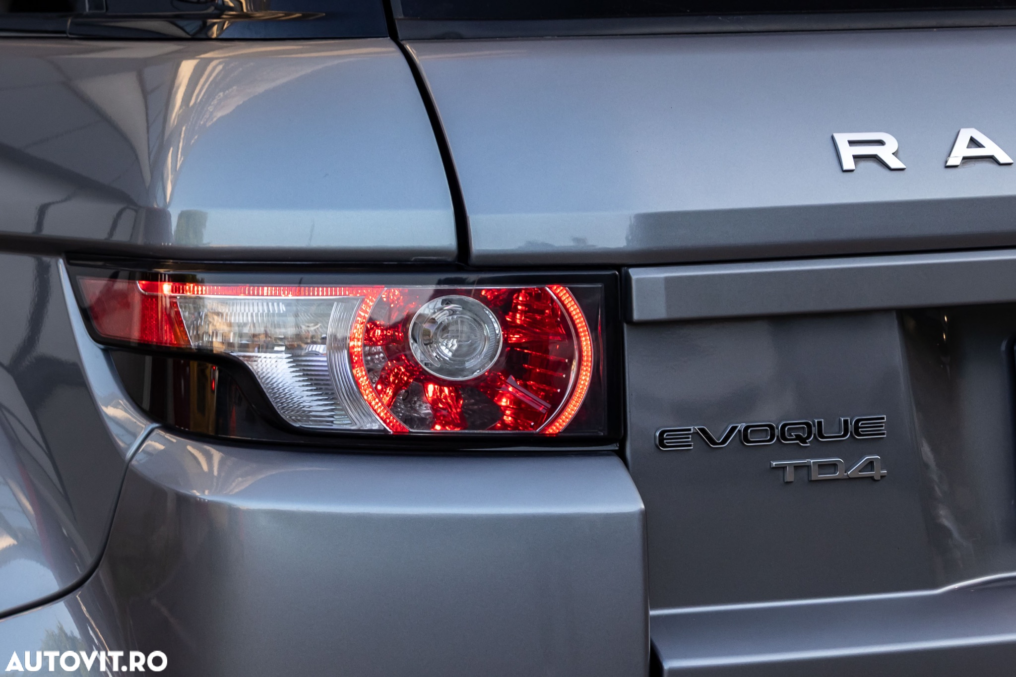 Land Rover Range Rover Evoque - 28