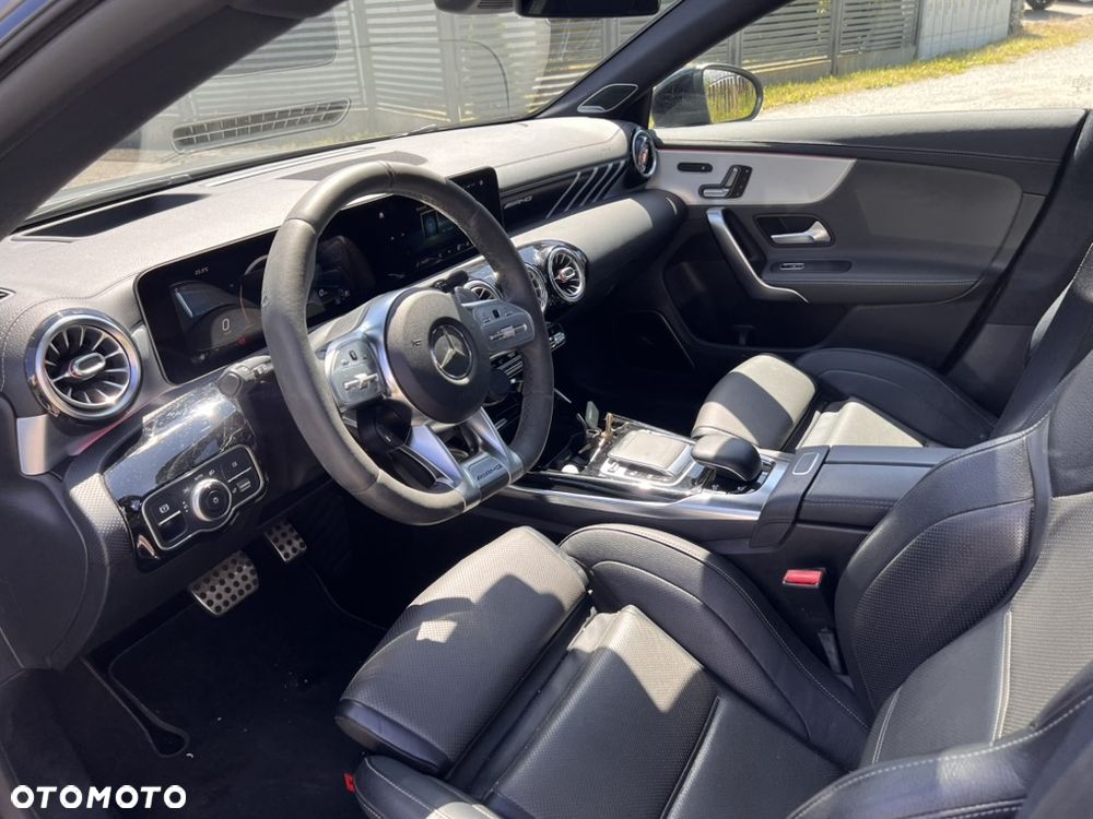 Mercedes-Benz CLA - 10