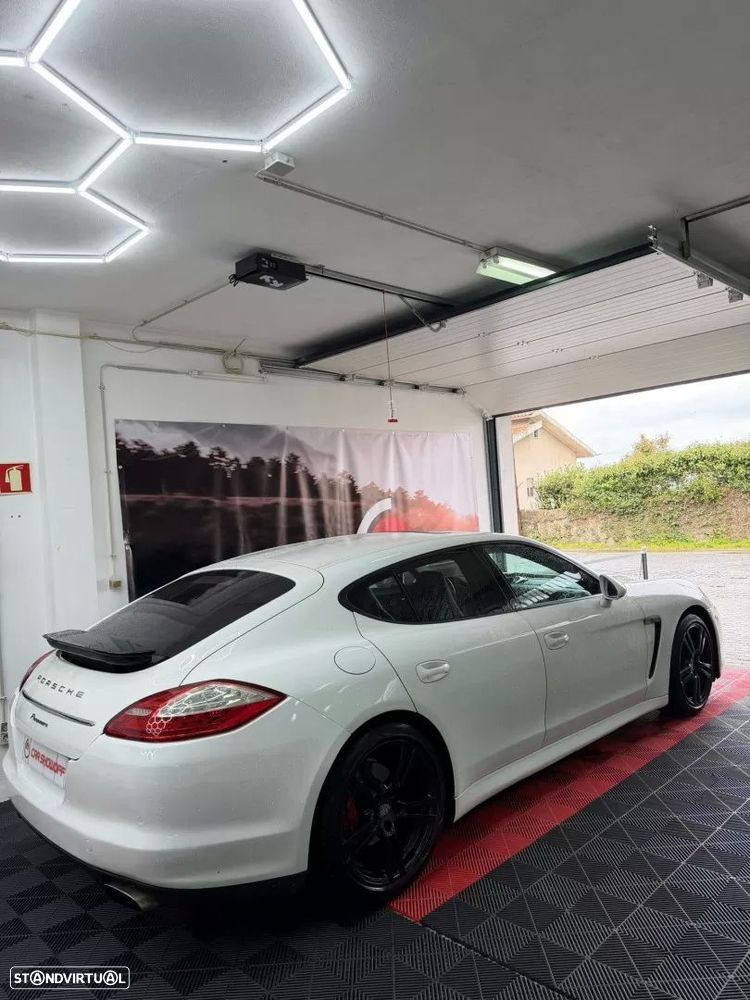 Porsche Panamera Platinum Edition - 4