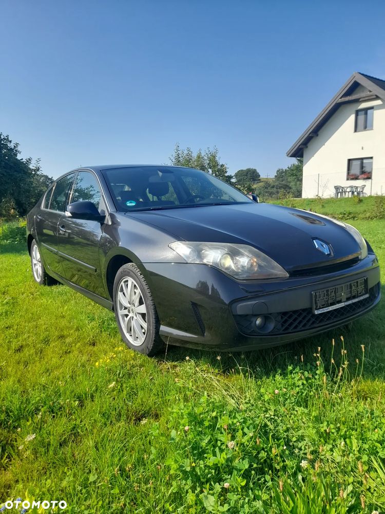 Renault Laguna dCi 150 FAP Start-Stop GT - 12