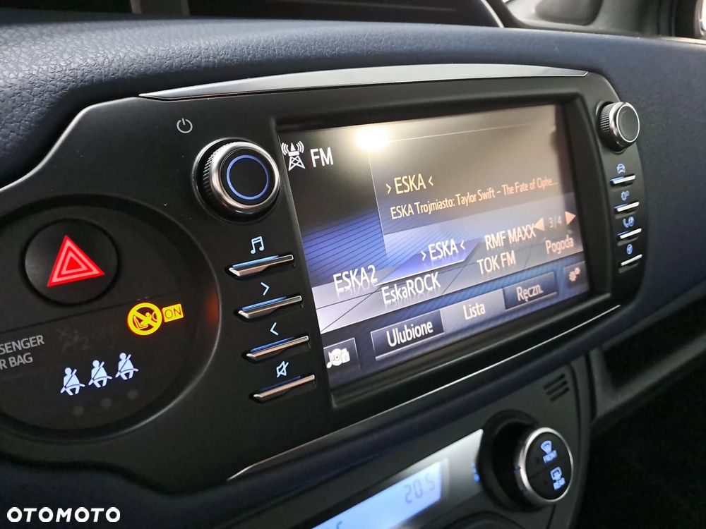 Toyota Yaris Hybrid 100 Selection Passion - 23