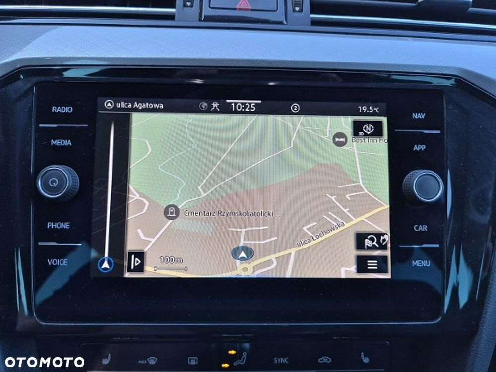 Volkswagen Passat - 34