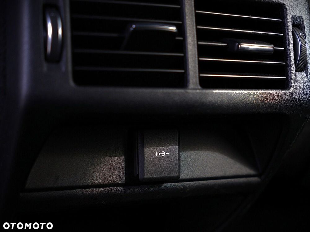 Land Rover Discovery Sport - 36
