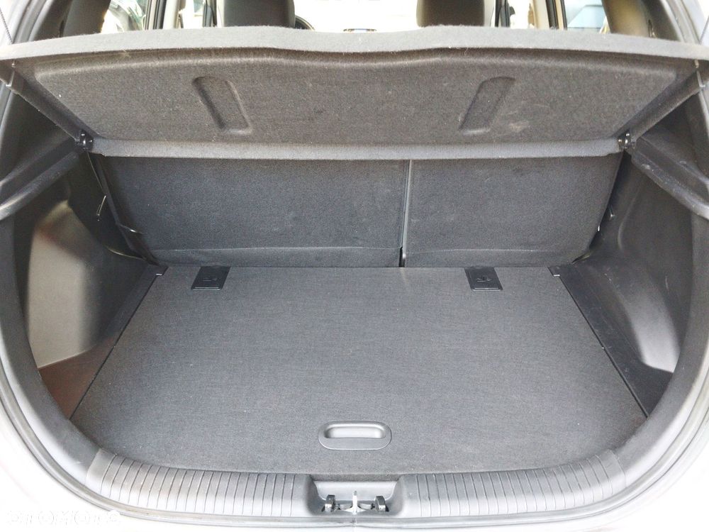 Hyundai ix20 1.6 Premium - 17