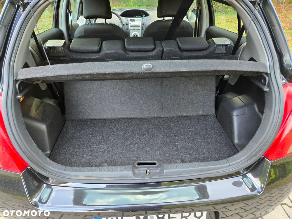 Toyota Yaris 1.3 Prestige - 9