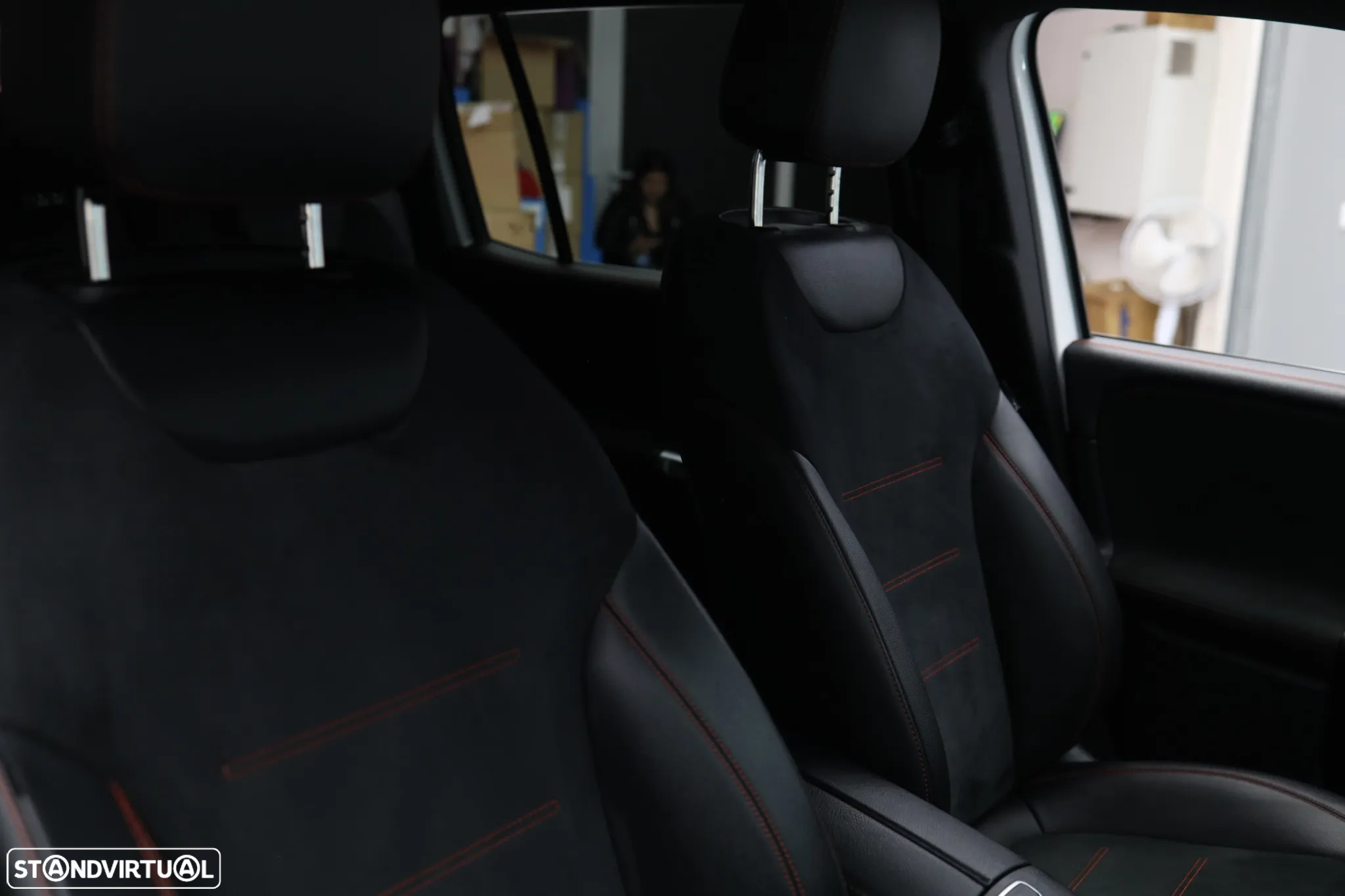 Mercedes-Benz GLB 200 d AMG Line - 40