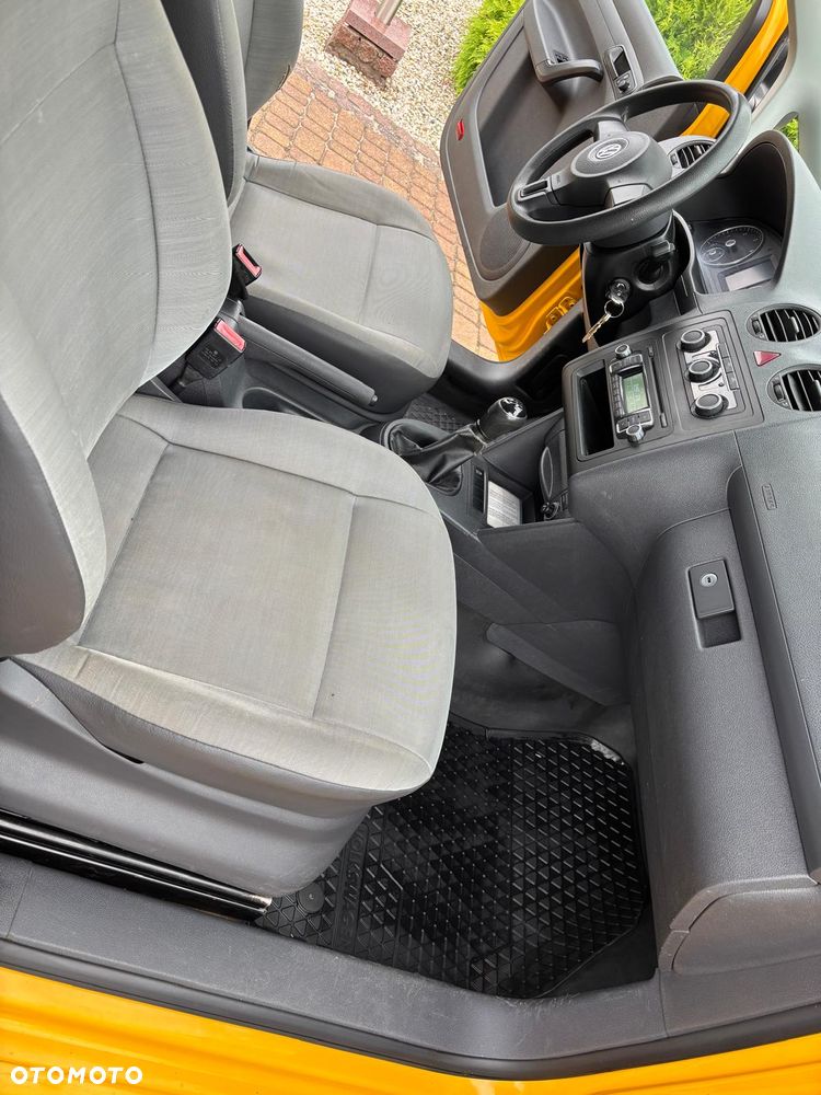 Volkswagen Caddy - 19