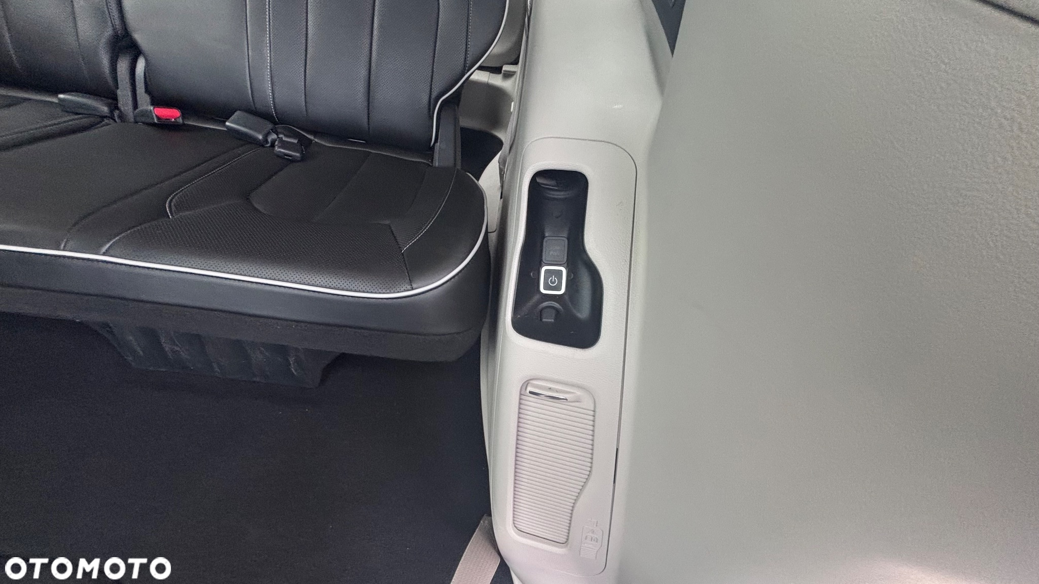 Chrysler Pacifica - 18