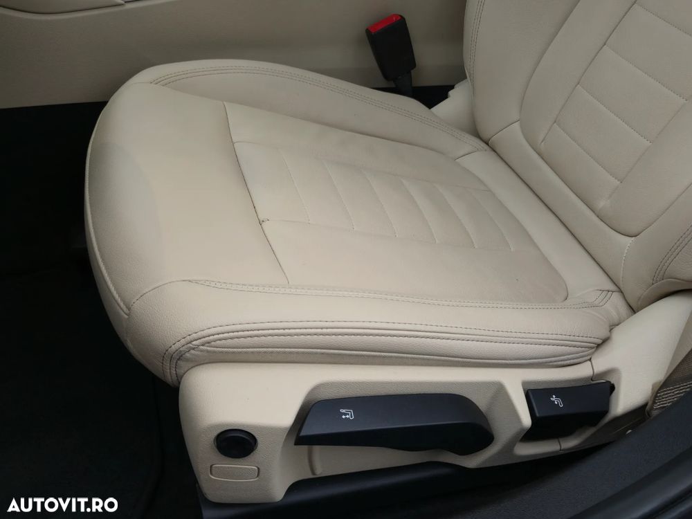 BMW Seria 3 330e iPerformance Luxury Line - 26