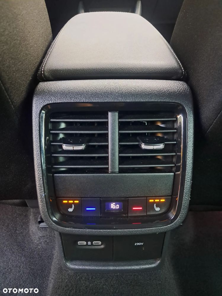 Skoda Octavia 2.0 TDI DSG Exclusive - 34