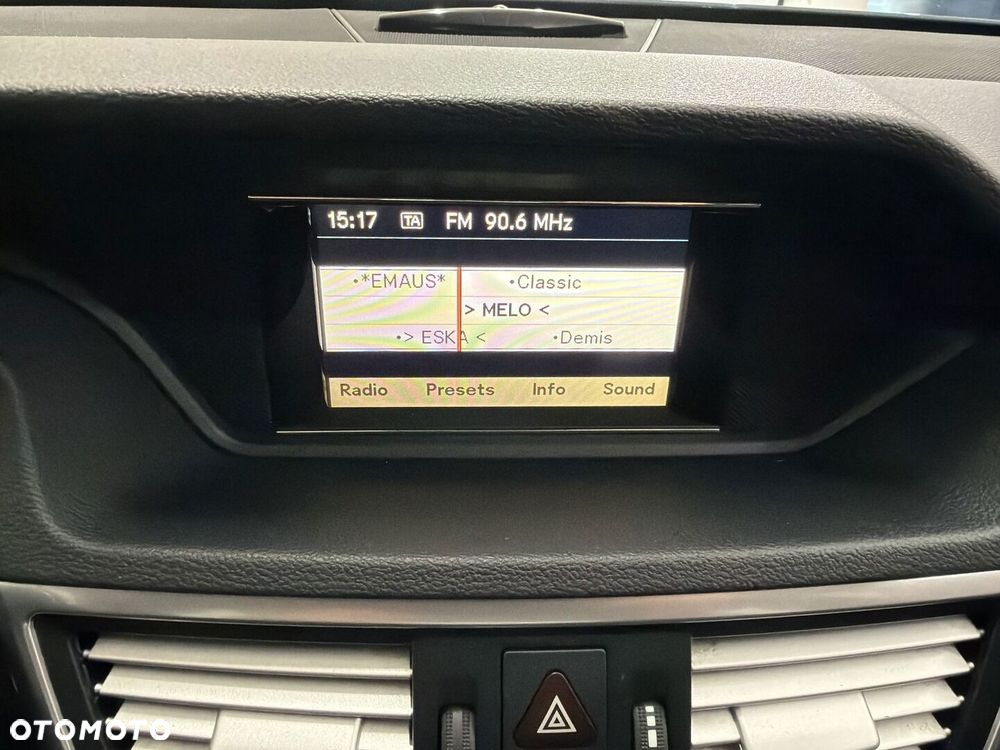 Mercedes-Benz Klasa E 220 CDI BlueEff - 17