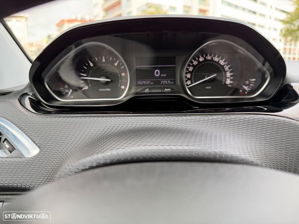 Peugeot 2008 1.6 BlueHDi Style - 27