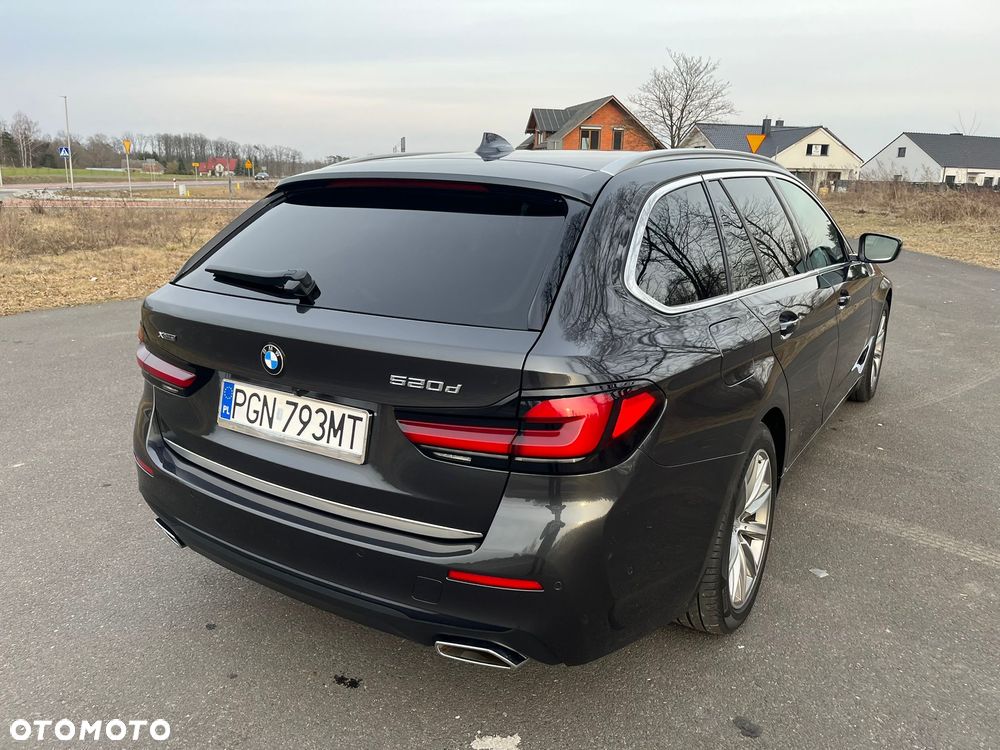 BMW Seria 5 520d Luxury Line sport - 11