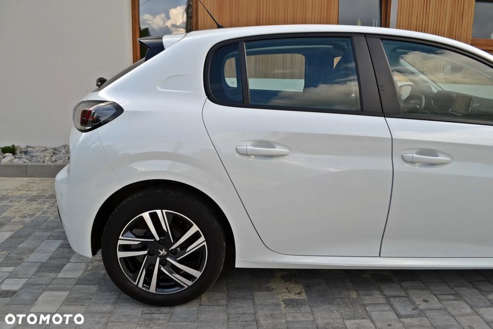 Peugeot 208 - 9