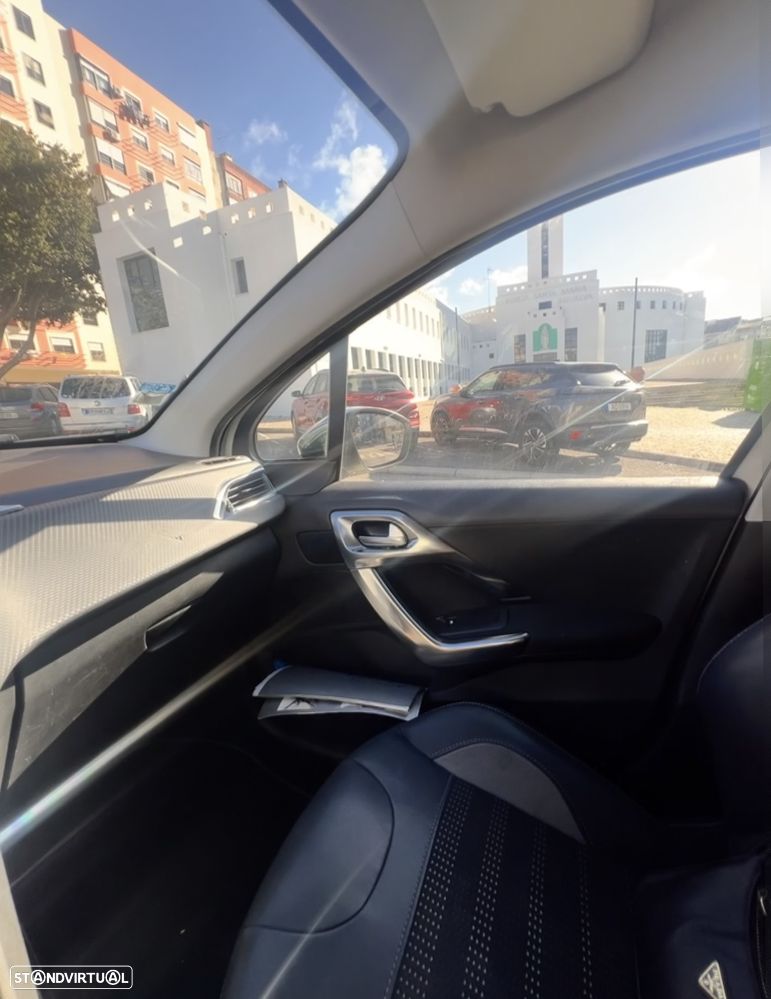 Peugeot 2008 e-HDi FAP 92 ETG6 STOP & START Allure - 8