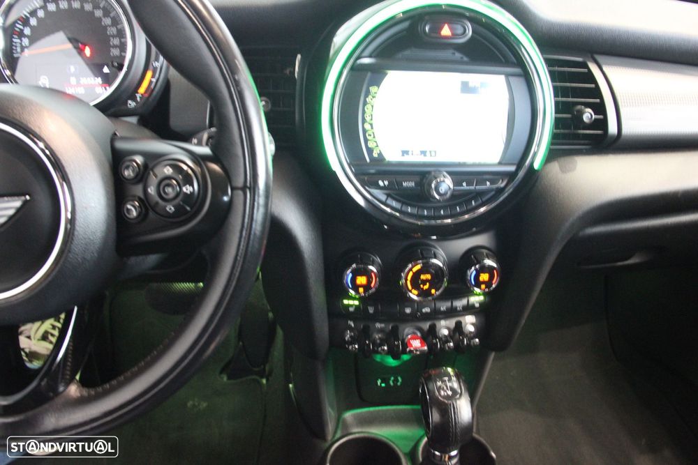 MINI 3 Portas Cooper D Auto - 11