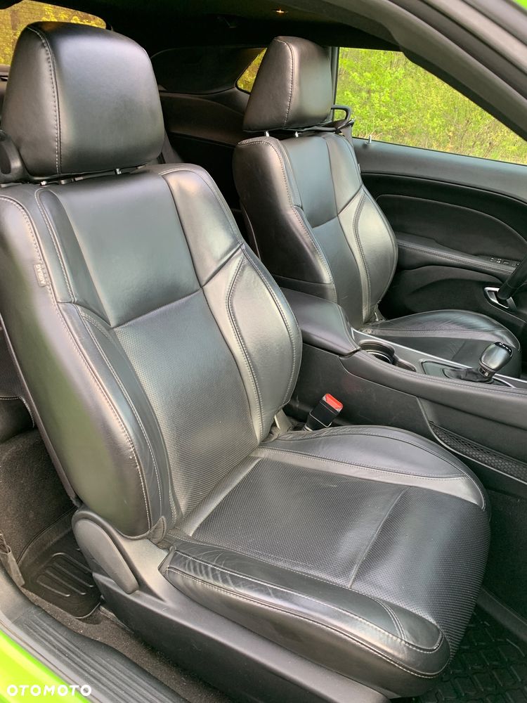 Dodge Challenger - 13