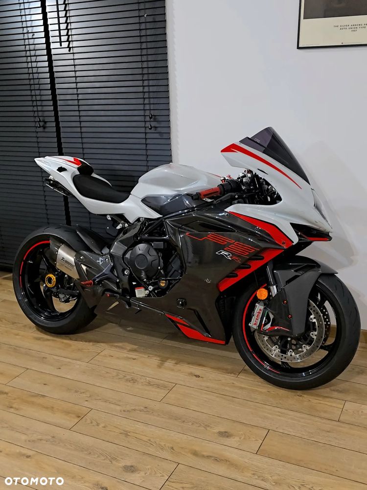 MV AGUSTA F3 - 1