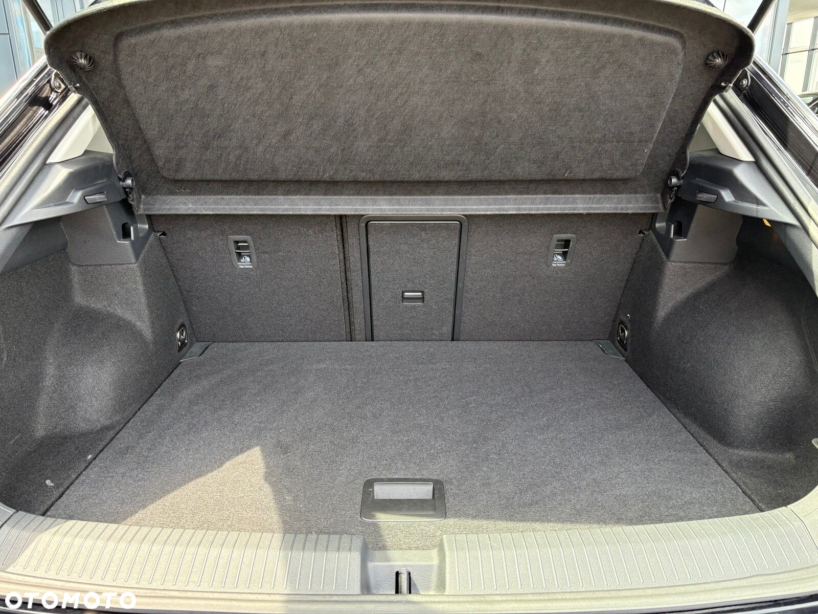 Volkswagen T-Roc - 18