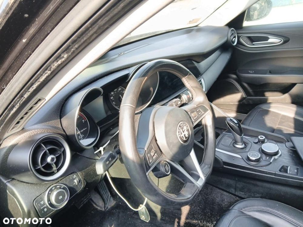 Alfa Romeo Giulia - 30