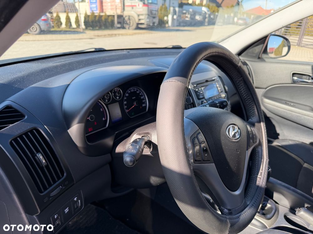 Hyundai i30 i30cw 1.6 CRDi Fifa World Cup Edition - 13