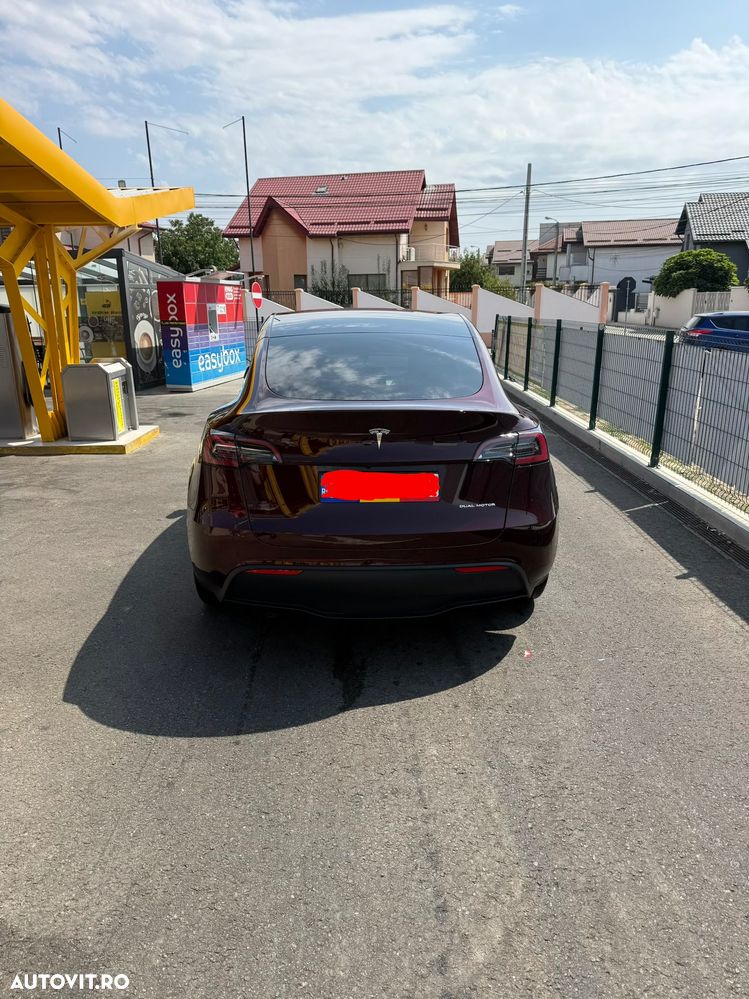 Tesla Model Y AWD Performance - 3