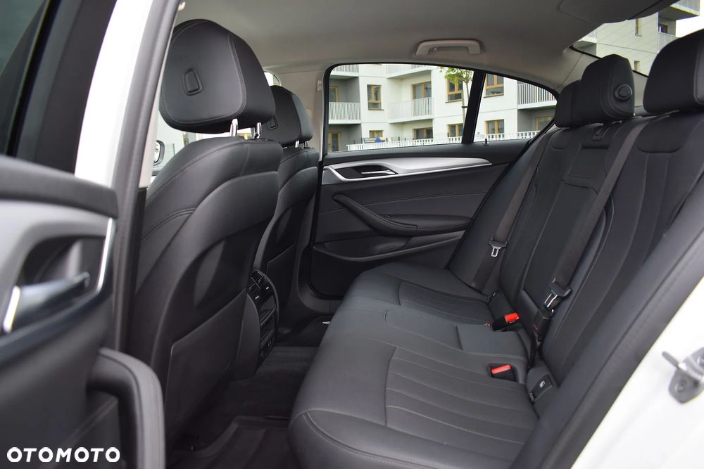 BMW Seria 5 530i xDrive mHEV sport - 7