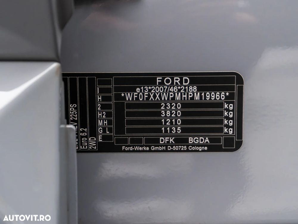 Ford Kuga 2.5 Duratec PHEV ST-LINE - 38