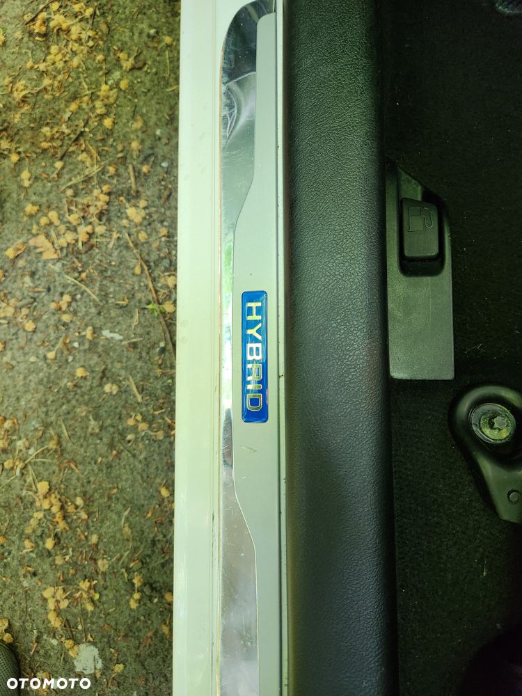 Toyota Yaris Hybrid 100 Premium - 30