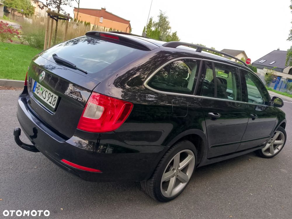 Skoda Superb 2011 photo 3