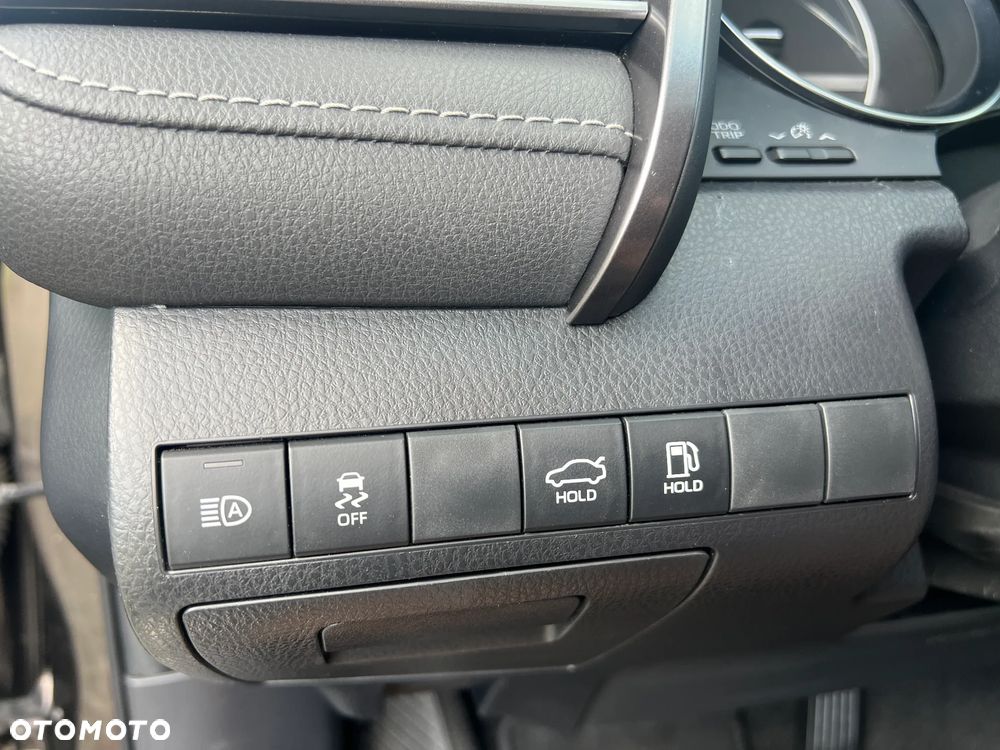 Toyota Camry 2.5 Hybrid Prestige CVT - 18