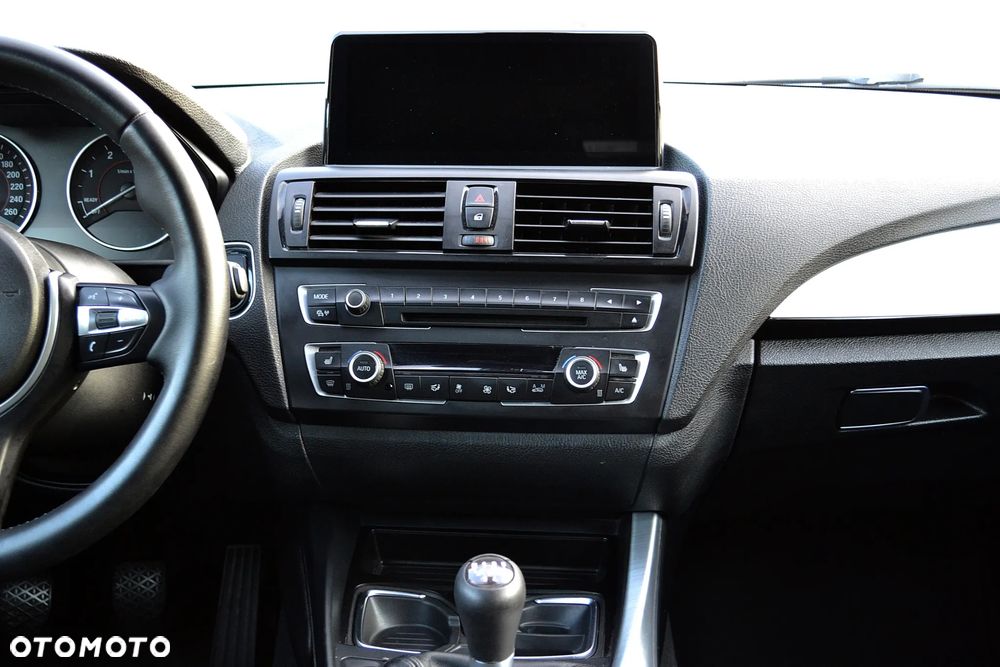 BMW Seria 1 118d DPF Edition Sport - 12