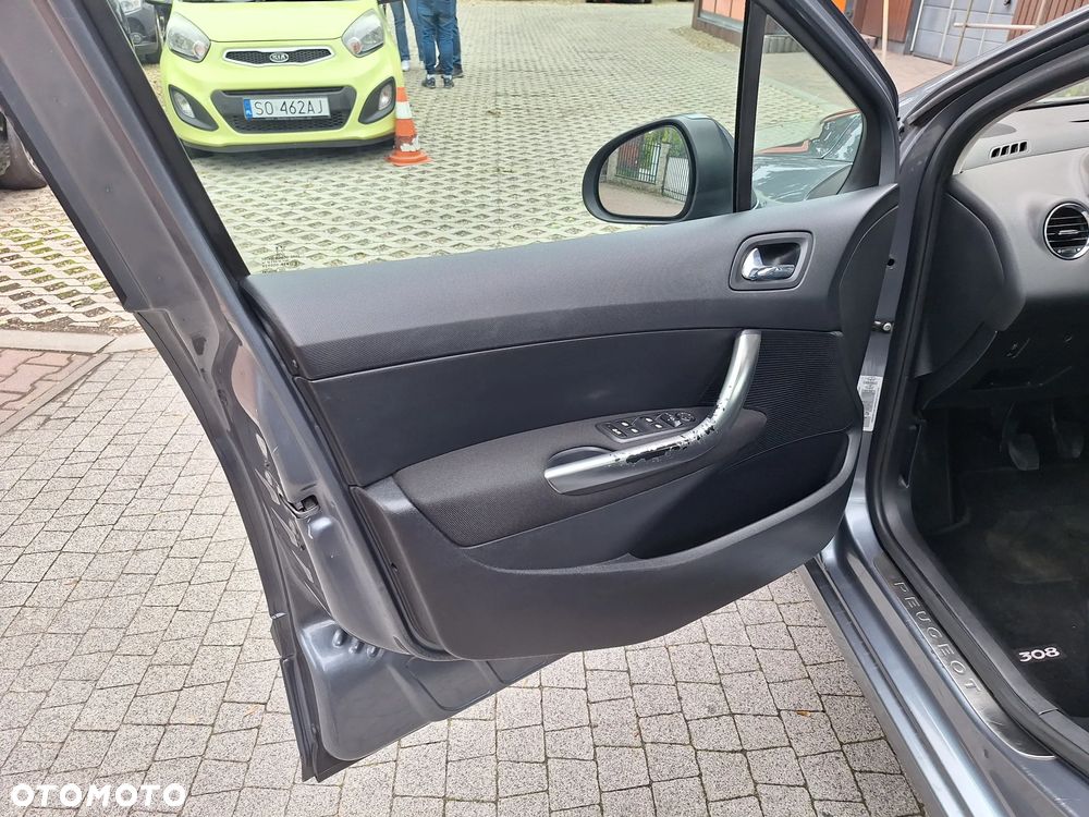 Peugeot 308 1.6 HDi Premium Plus - 12